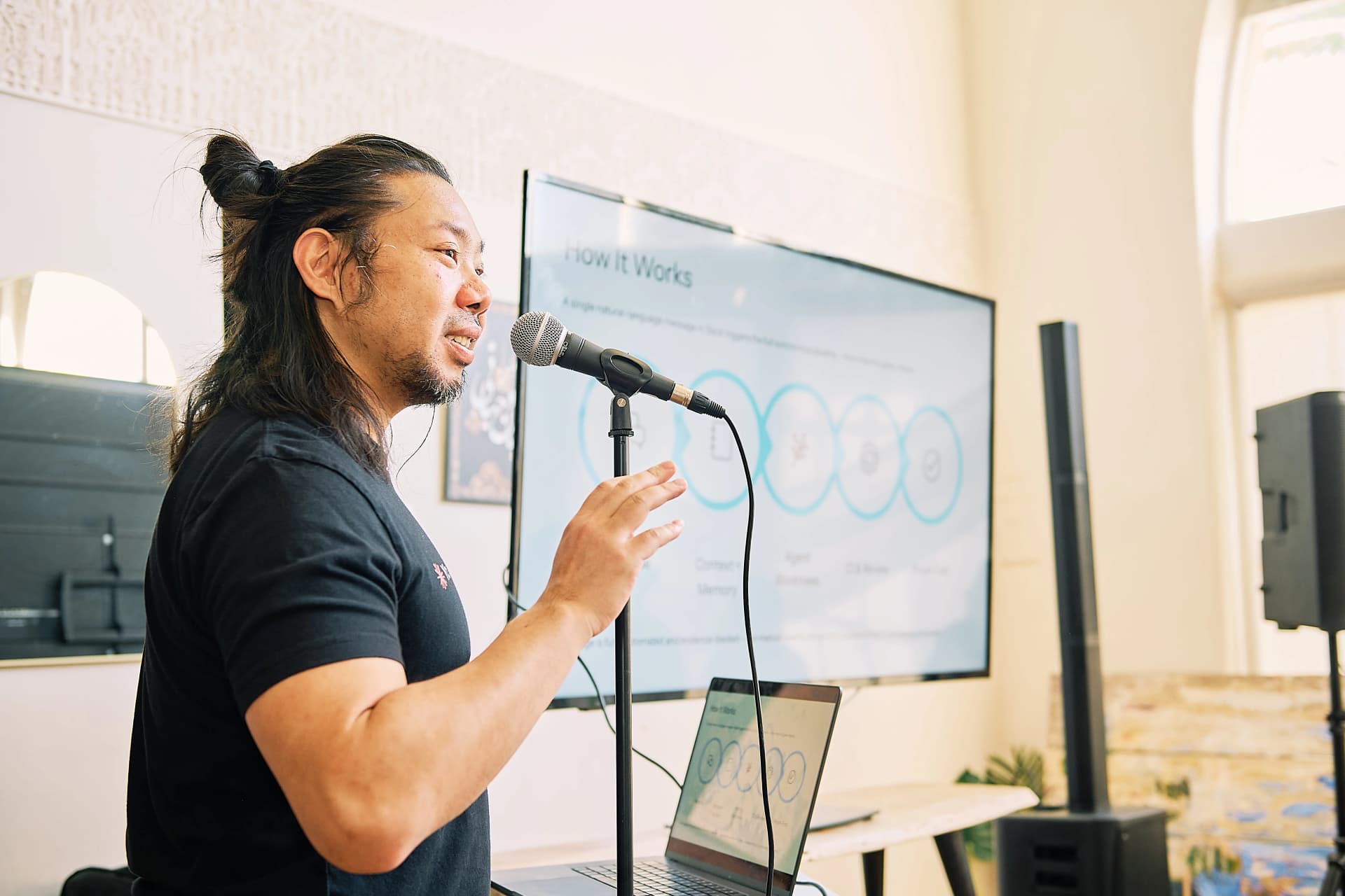 Jeffrey presenting his agent orchestrator at the OpenClaw LA Meetup #2