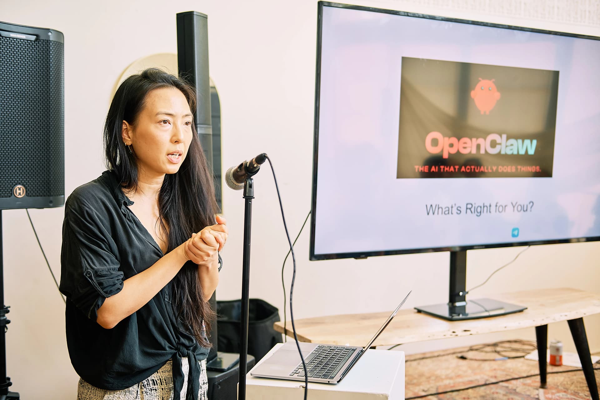 Lisa presenting Claudia at the OpenClaw LA Meetup #2