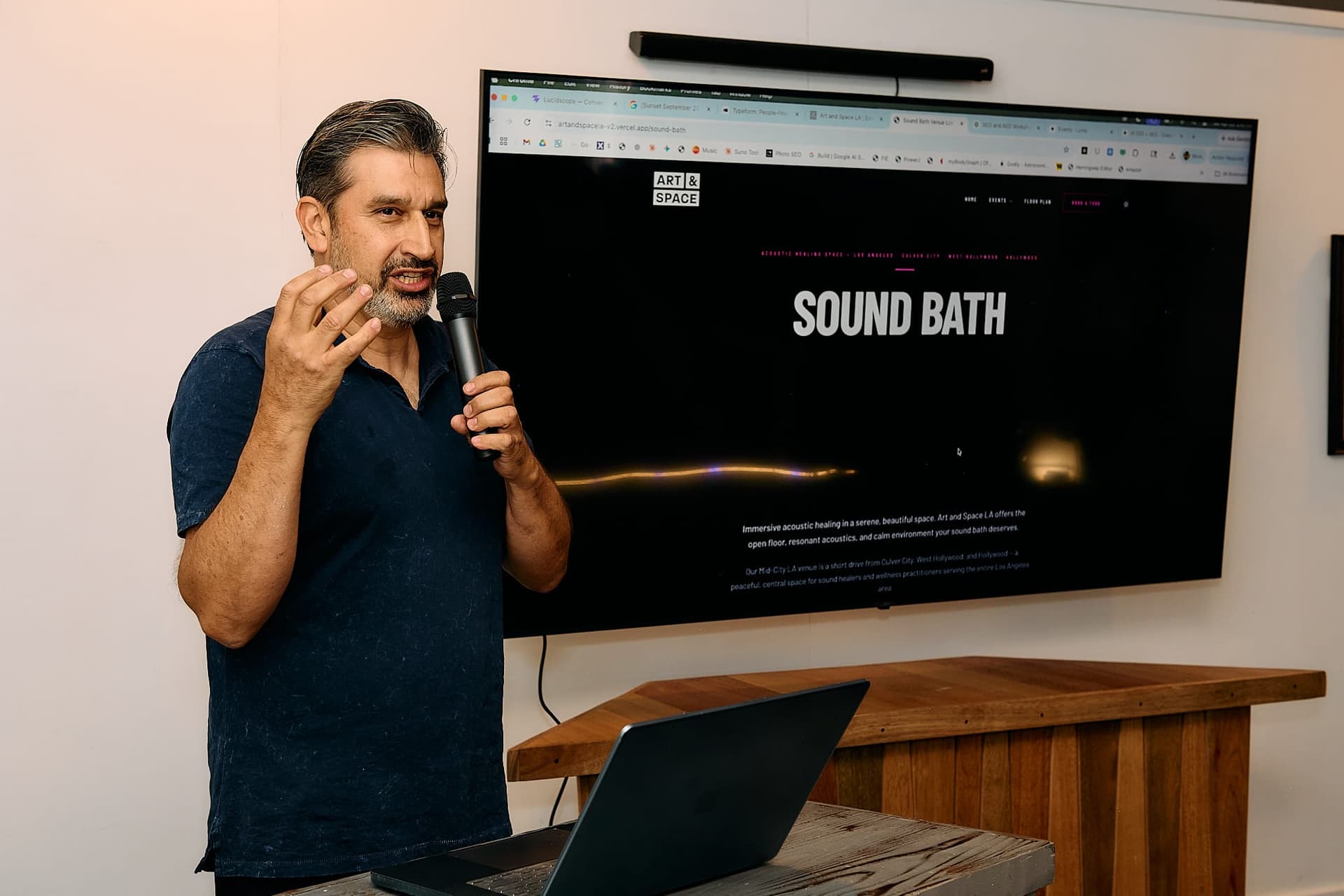 Arian presenting his site auditor on the Art and Space site at the OpenClaw LA Meetup #3
